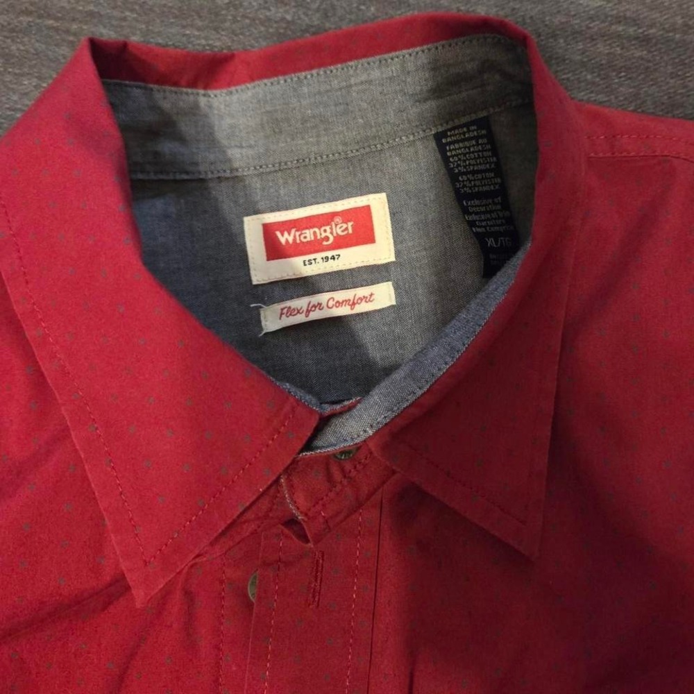 Wrangler Relaxed Fit Long Sleeved Button Down Shirt Mens XL Red Blue Diamond